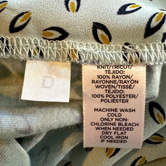 Loft Stylish Sleeveless Printed Top - Light Blue button Down BlouseSize Small - Picture 8 of 10